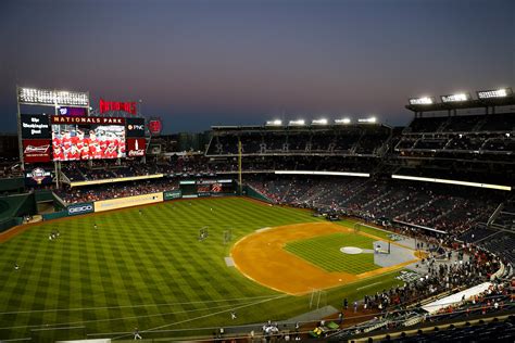 2 women who flashed breasts at World Series banned by MLB